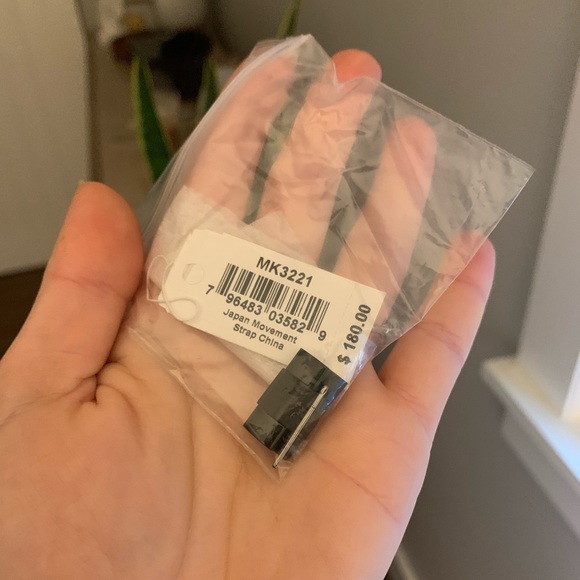 Michael Kors Watch - Picture 6 of 6